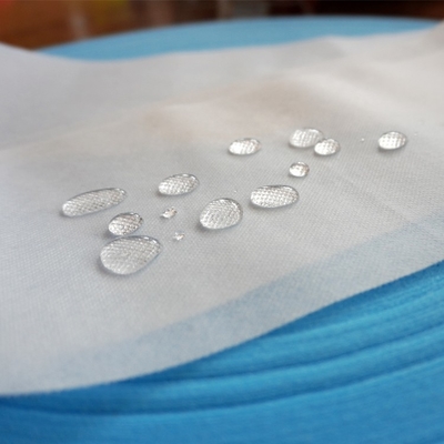 100٪ لون أزرق مضاد للكهرباء الساكنة يمكن التخلص منه لفة قماش SMS لصنع ثوب طبي